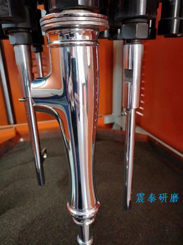衛(wèi)浴產(chǎn)品鏡面拋光機(jī)